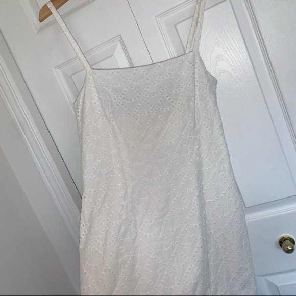 Urban Outfitters Mini Dress Women’s Size Medium White Eyelet Cutout Lightweight - Picture 3 of 10